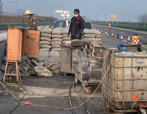 靖宇高速路病害处理