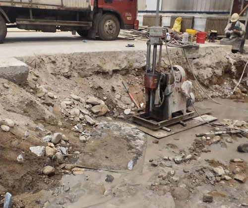 靖宇公路下沉压浆